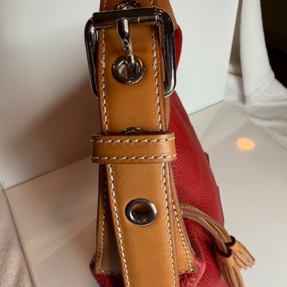 Dooney & Bourke Red Leather Paige Sac - Picture 3 of 4